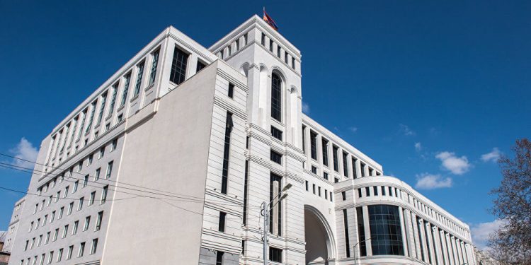 Մարտունակ և ժամանակակից զինտեխնիկայով սպառազինված բանակը յուրաքանչյուր երկրի ինքնիշխան իրավունքն է. Երևանի պատասխանը՝ Բաքվին