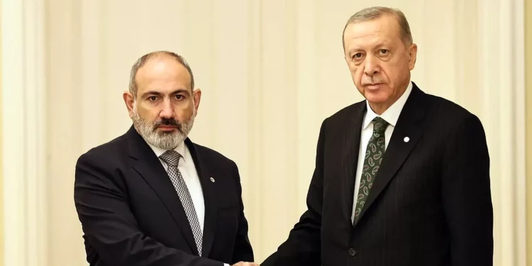 Փաշինյանն ու Էրդողանը հեռախոսազրույց են ունեցել. կողմերը կարևորել են շարունակական երկխոսությունը