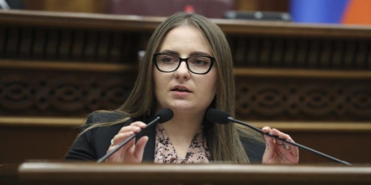 Երբ խոսքն Ադրբեջանի, Թուրքիայի մասին է, Փաշինյանը վերածվում է «դիվանագետի», երբ ՀՀ դաշնակիցների՝ «սկզբունքային ինքնիշխանի». Քրիստինե Վարդանյան