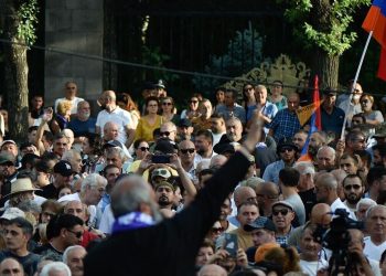 «Հրապարակ». Որոշ պետական «ուսապարկեր» փորձում են իշխանություններին ծառայություններ մատուցել