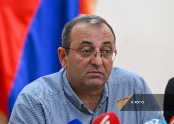 Մանդատները վայր դնելը մեր օրակարգում կա. Արծվիկ Մինասյան