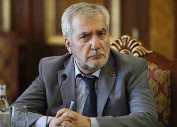 Անդրանիկ Քոչարյանն առաջարկել է ուսանողներին ուղարկել դիրքեր՝ կատարելու ինժեներական աշխատանքներ․ Պապիկյանն ու Անդրեասյանը հավանություն են տվել «գաղափարին»