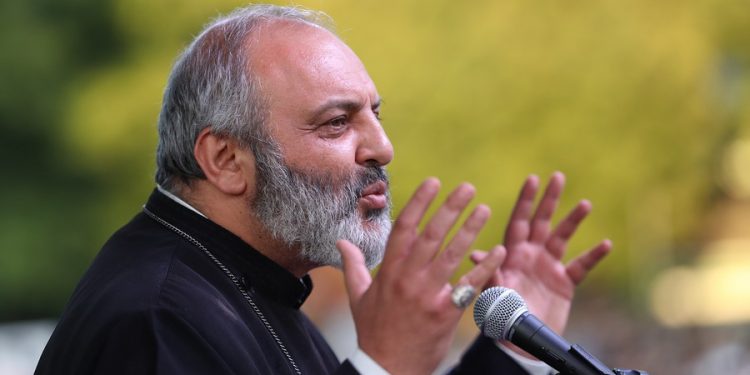 Պապիկյանը Չկալովկա գյուղում ինձ առաջարկել է «Իմ քայլը» դաշինքով մասնակցել ընտրություններին. Սրբազան