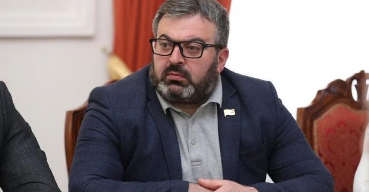 Շարժման անդամների մեքենաներում և հեռախոսներում գաղտնալսող սարքեր են տեղադրում․ «Հրապարակ»