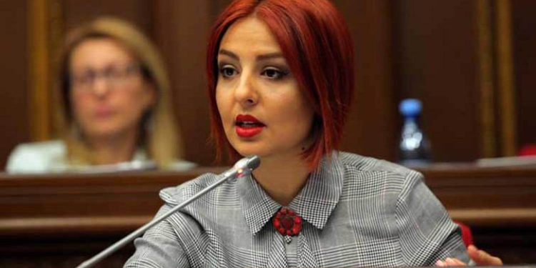 Անի Սամսոնյանը դուրս է գալիս «Լուսավոր Հայաստան» կուսակցությունից