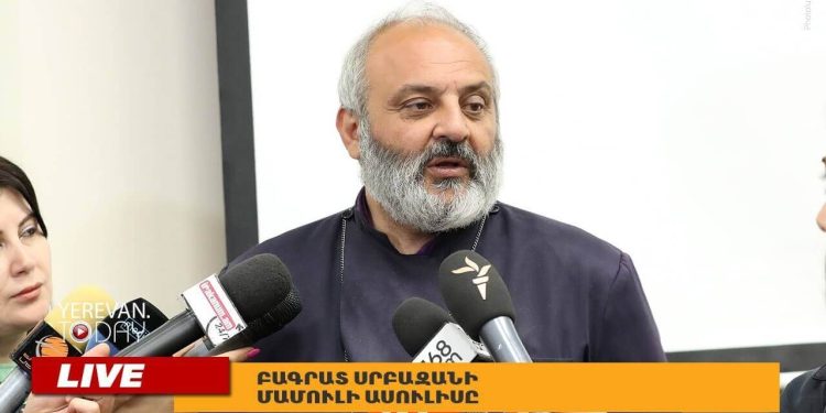 ԵՄ ազատ ելումուտի անվան տակ խաբելու են ժողովրդին, հանրաքվե անցկացեն, Սահմանադրության փոփոխություն անեն, անկախության հռչակագրից հրաժարվեն․ Բագրատ Սրբազան