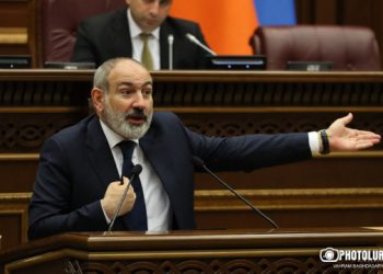 Դուք թքած ունեք ԼՂ-ի վրա էլ, Հայաստանի վրա էլ, դուք հացկատակներ եք. Փաշինյանը՝ ընդդիմությանը