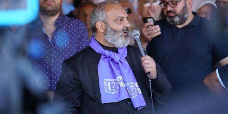 Ալեն Սիմոնյանը թող ոտքի տակ չընկնի. Բագրատ Սրբազան