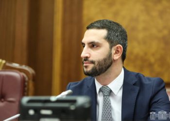 Ռուբեն Ռուբինյանը մոռացել է, թե քանի լրագրող է վնասվածք ստացել հունիսի 12-ին, սակայն դատապարտում է լրագրող Իրինա Մկրտչյանին ուղղված քննադատությունը