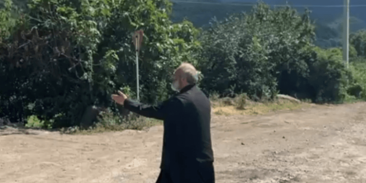 Բագրատ Սրբազանը Ոսկեպարում չի գտել ցանկապատը, որը Փաշինյանը ցույց է տվել սյունեցիների