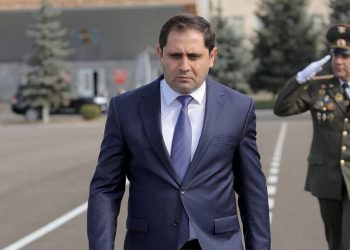 Պաշտպանության նախարարը մեկնել է Ֆրանսիա