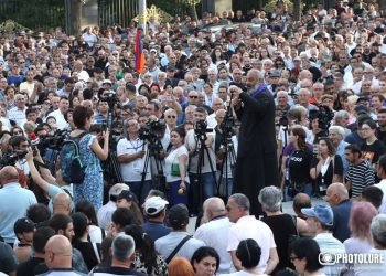 Շարժումը մտնում է ամառային «ռեբրենդինգի» փուլ. «Հրապարակ»