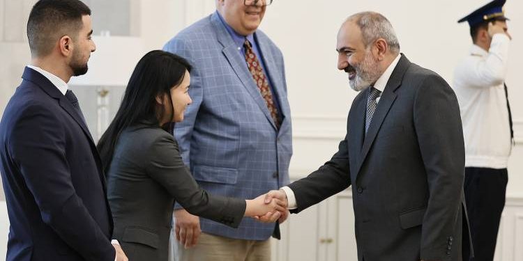 Freedom House-ը չի որոշում՝ ՀՀ-ն ժողովրդավար է, թե ոչ. Փաշինյանը սրբագրել է Արթուր Հովհաննիսյանի ասածները. «Հրապարակ»