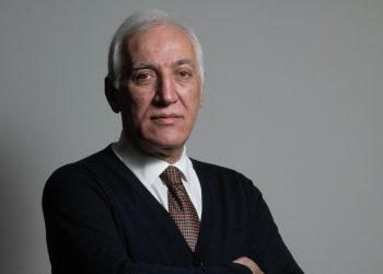 Երբեք մի գայթակղվեք շատ հեշտ ձեռք բերվող արժեքներով. Վահագն Խաչատուրյան