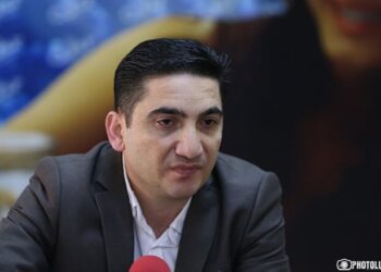 Երկրի խնդիրների համար ընդդիմադիրները մեղադրում են ժողովրդին. Նաիրի Հոխիկյան