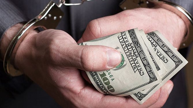 Վարորդական վկայականներ տրամադրելու համար ստացել է 6,5 մլն դրամ կաշառք՝ յուրաքանչյուրից 400-հազարական դրամ․ քրգործը դատարանում է