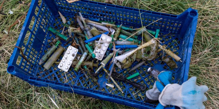 Երևանյան լճից մեծ թվով ներարկիչներ են գտել