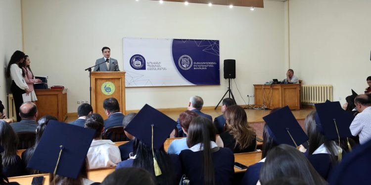 ֆինանսների նախարարը ներկա է գտնվել ԵՊՀ տնտեսագիտության և կառավարման ֆակուլտետի շրջանավարտների դիպլոմների հանձնման պաշտոնական արարողությանը