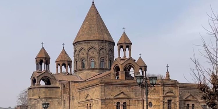 Հայ Առաքելական եկեղեցին այսօր նշում է հին տապանակի և նոր Ս. Եկեղեցու հիշատակի տոնը