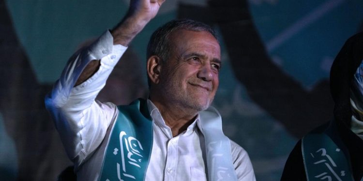 Իրանի նոր նախագահը բնականաբար իրանցի է, որը սերում է Ատրպատականից. Վարդան Ոսկանյան