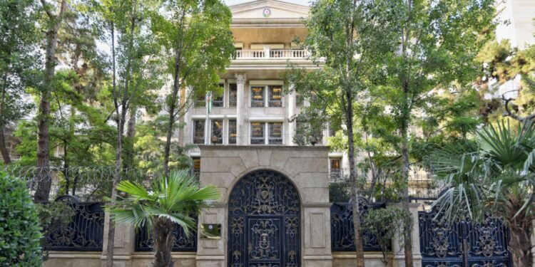 Իրանում Ադրբեջանի դեսպանատունը վերսկսել է իր աշխատանքը