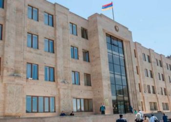 Անձնագրային բաժիններում քաոսը նոր «երանգներ» է ստացել. «Փաստ»