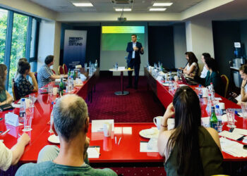 Արման Թաթոյանը միջազգային լրագրողներին ներկայացրել է Արցախում ու Հայաստանի սահմանային բնակավայրերում ադրբեջանական հանցավոր արարքների ապացույցները