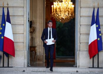 Մակրոնը մերժել է վարչապետի հրաժարականը