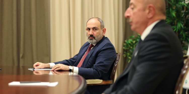 Ալիևը հարցեր է լուծում, իսկ Փաշինյանը թիթեռ է նկարում․ Բորիս Մուրազի