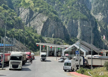 Հայաստանից Վերին Լարսի ուղղությամբ 500 բեռնատար կա. ինչ վիճակ է Լարսում