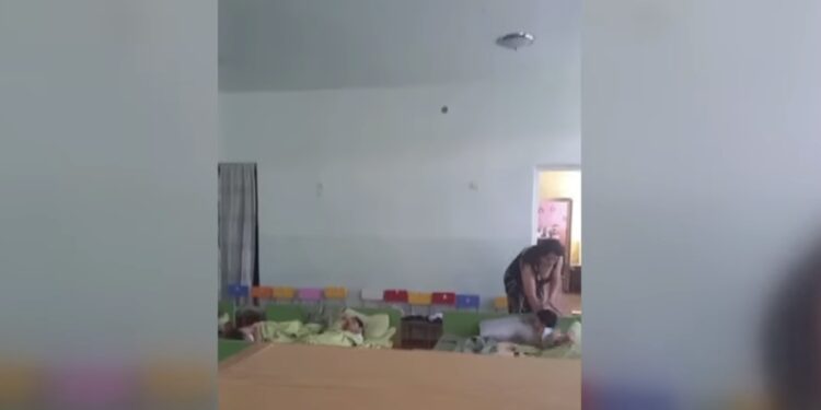 Մանկապարտեզում երեխային դաժան ծեծի ենթարկած դաստիարակին մեղադրանք է ներկայացվել. նա շարունակում է գտնվել արգելանքի տակ. Այսօր