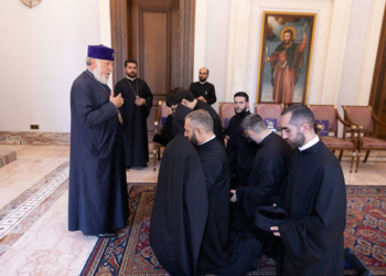 Հայոց Հովվապետը նորաօծ քահանաներին պատգամել է հայորդիների մեջ զորացնել սերը Եկեղեցու և Հայրենիքի նկատմամբ