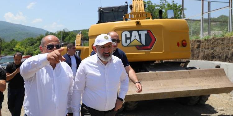 Փաշինյանը սխալը ճշտի տեղ առաջ է տանում․ «Հրապարակ»