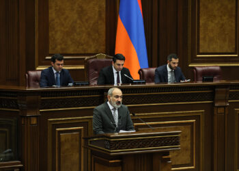 Երկիրը ծանր վիճակում է, իսկ պաշտոնյաները միանգամից ու բոլորով երկարատև արձակուրդ են գնում. «Հրապարակ»