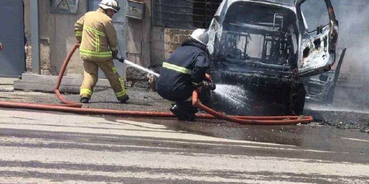 Արին Բերդի փողոցում «Lexus» է այրվել