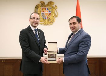 Սուրեն Պապիկյանն ու Ավստրիայի դեսպանը քննարկել են պաշտպանության բնագավառում համագործակցության հեռանկարները