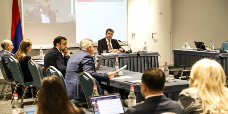 Ովքե՞ր են գրելու Ալիևի պահանջած Սահմանադրությունը․ «Հրապարակ»