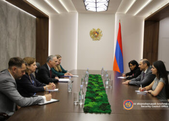 Արմեն Գրիգորյանը հանդիպել է ԱՄՆ Կովկասյան բանակցությունների հարցերով ավագ խորհրդական Լուի Բոնոյի հետ