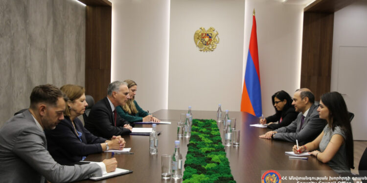 Արմեն Գրիգորյանը հանդիպել է ԱՄՆ Կովկասյան բանակցությունների հարցերով ավագ խորհրդական Լուի Բոնոյի հետ