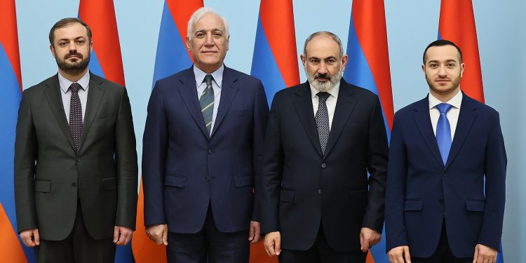 Տեղի է ունեցել Մխիթար Հայրապետյանի և Գևորգ Պապոյանի երդման արարողությունը