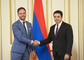 Հայաստանը կարևորում է վիզաների ազատականացման շուրջ երկխոսության մեկնարկը. հուսով ենք՝ այդ հարցում կտեսնենք ձեզ մեր կողքին. Սիմոնյանը՝ Նիդերլանդների խորհրդարանի պատվիրակությանը