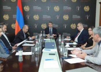 Ալիևը պահանջում է, Փաշինյանը ընդառաջ է գնում պահանջին. «Հրապարակ»