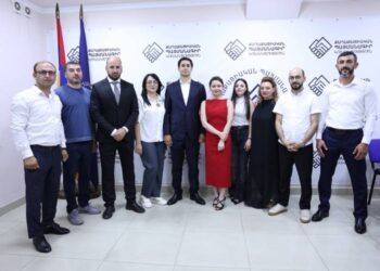 Փաշինյանը պատգամավորներին պարտադրել է մասնակցել կուսակցության տարածքային կազմակերպության խորհուրդների ձևավորմանը. «Հրապարակ»