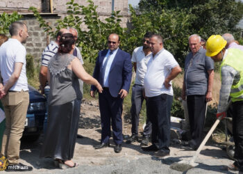 Աշխատանքի և սոցիալական հարցերի նախարարն Արմավիրում ծանոթացել է փոքր տների վերանորոգման աշխատանքներին