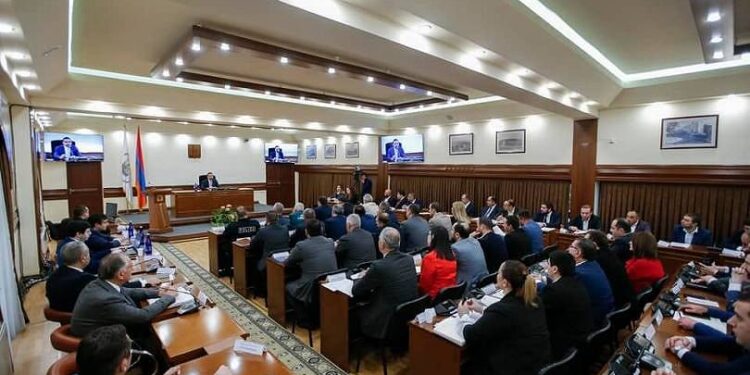 Երևանի ավագանու ընդդիմադիր ուժերը պատրաստվում են անվստահություն հայտնել քաղաքապետին. «Ժողովուրդ»