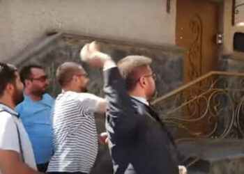 Քրեական վարույթ է հարուցվել՝ Բելառուսի դեսպանատան ուղղությամբ Արման Բաբաջանյանի կողմից ձվեր, լոլիկ ու կարտոֆիլ նետելու փաստով