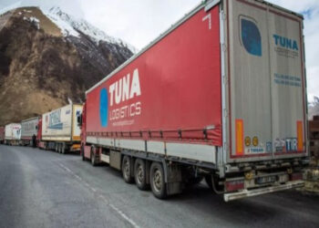 Ավելի քան 1700 հայկական բեռնատարներ սպասում են Վերին Լարսում