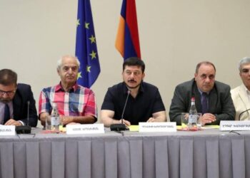 ԵՄ-ին անդամակցելու հարցով ստորագրահավաքը կրկին հետաձգվում է. «Հրապարակ»