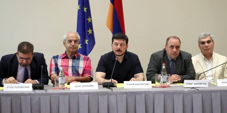 ԵՄ-ին անդամակցելու հարցով ստորագրահավաքը կրկին հետաձգվում է. «Հրապարակ»