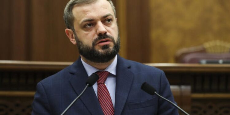 Մենք էլ ենք շահագրգիռ, որ ՀՀ-ն զարգանա, բայց ոչ մեր անձնական միջոցները կորցնելու հաշվին. վարդենուտցին՝ նախարարին